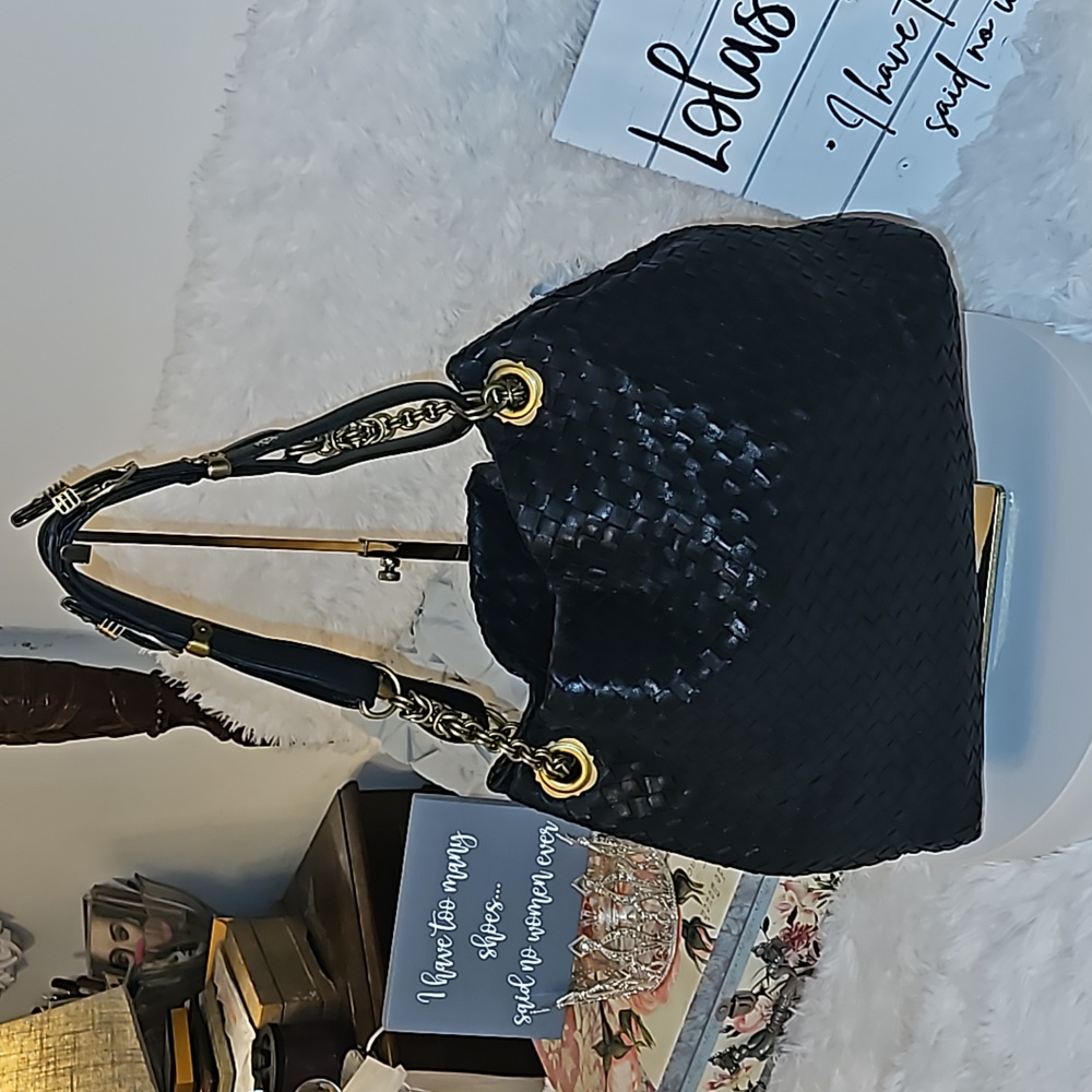 Bottega Veneta Genuine Woven Lambskin Leather Rare Purse Gold Hardware in Black. - Picture 7 of 15